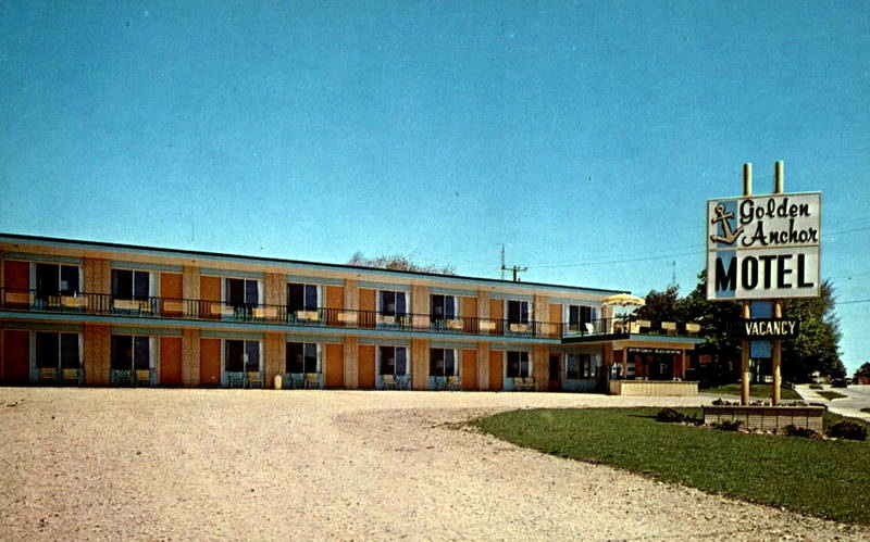 Golden Anchor Motel (Budget Host Inn) - Vintage Postcard (newer photo)